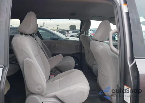 2018 Toyota Sienna Le 8 Passenger из США, поврежденный, VIN 5TDKZ3DC5JS942080